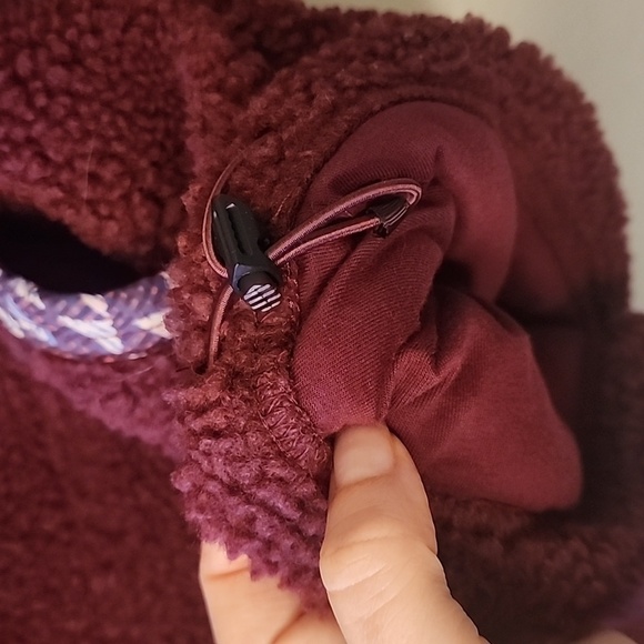 Hooey Sherpa Pullover Bergundy with Aztec Accents - Picture 7 of 11